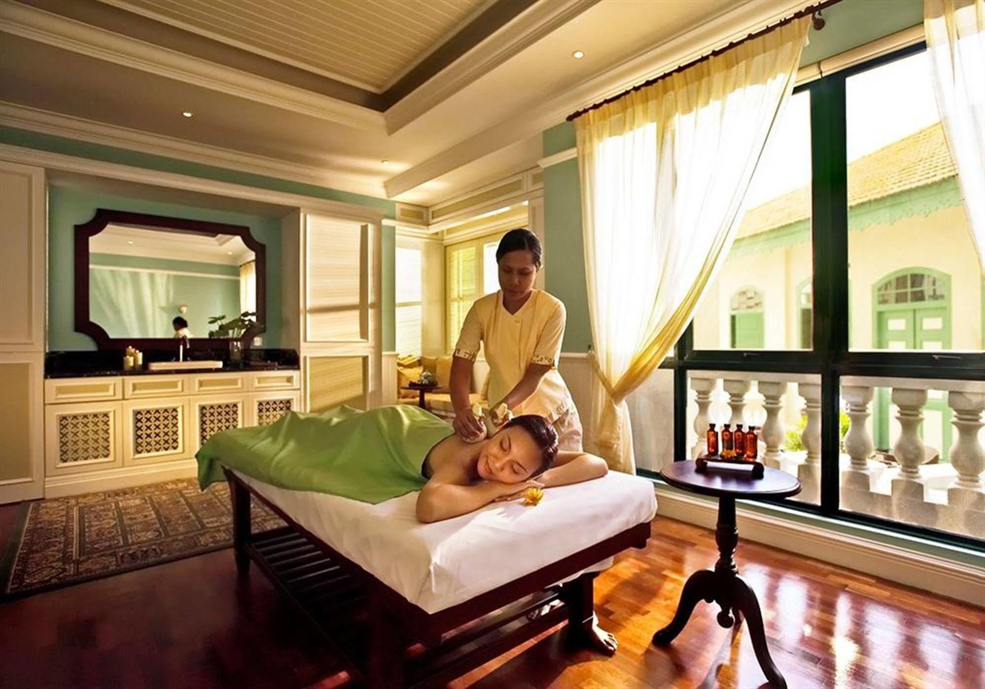 The Majestic Malacca Hotel - Small Luxury Hotels Of The World Exterior photo Thai massage